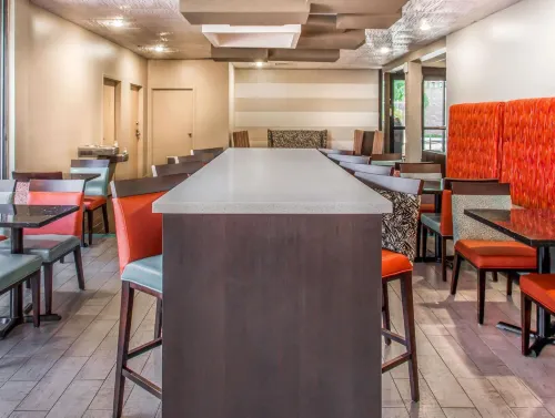 Days Inn by Wyndham Fort Lauderdale Airport Cruise Port Dining Photos