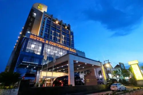 Platinum Hotel & Convention Hall Balikpapan Eksterior Photos