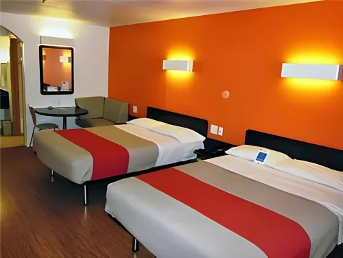 Motel 6 Edinburg, TX Photos