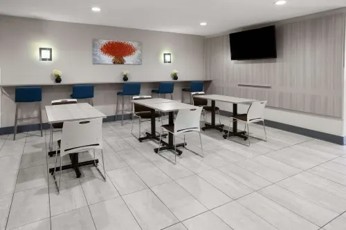 Microtel Inn & Suites by Wyndham Raleigh Durham Airport Espaces Affaires Photos