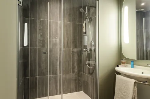 Ibis Château de Fontainebleau Rooms Photos