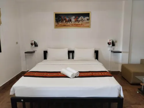 Phratamnak Inn - 100 Meter from Beach Photos