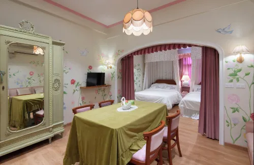Kitsch Hotel Photos