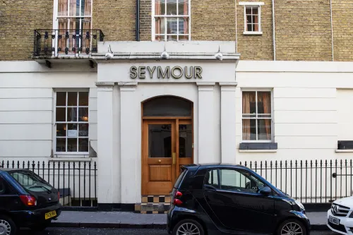 Seymour Hotel Exterior Photos