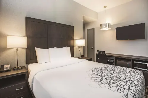La Quinta Inn & Suites by Wyndham Baltimore Downtown Chambres Photos