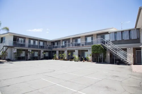 Tropicana Motel Exterior Photos