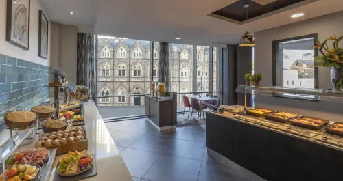 Clayton Hotel Cardiff Restauration Photos