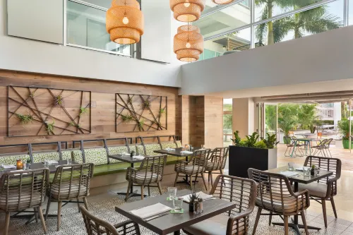 Hotel Alba Tampa, Tapestry Collection by Hilton Restauration Photos