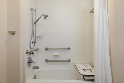 Hampton Inn & Suites Roanoke Downtown Rooms Photos
