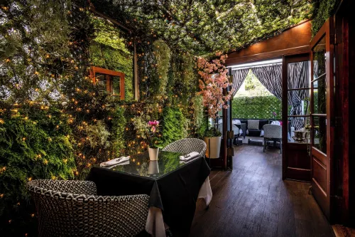Beverly Hills Plaza Hotel & Spa Featured Photos