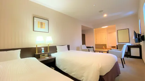 Smile Hotel Kitaasaka Kamar Photos