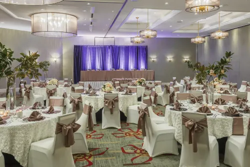 DoubleTree by Hilton Hotel Nashville Downtown Restauration Photos