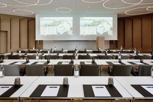 The Fontenay Hamburg Geschäftseinrichtungen Photos