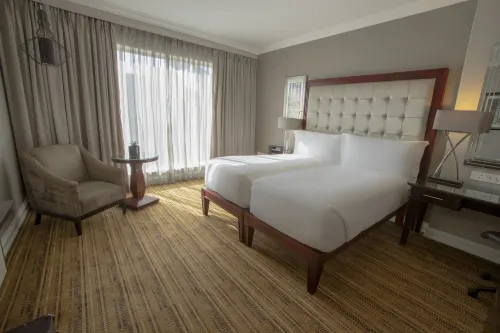 InterContinental Hotels Johannesburg O.R.Tambo Airport Zimmer Photos