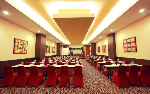 Solo Paragon Hotel & Residence Fasilitas Bisnis Photos