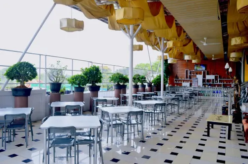 GRANT HOTEL KOTA SUBANG Makanan Photos