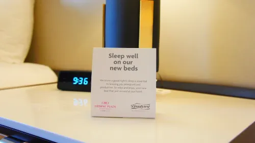 Crowne Plaza Edison Rooms Photos