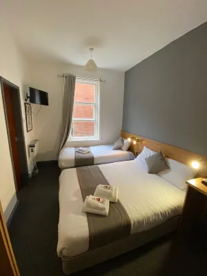 Alumhurst Hotel Rooms Photos
