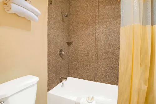 Days Inn by Wyndham East Albuquerque Zimmer Photos