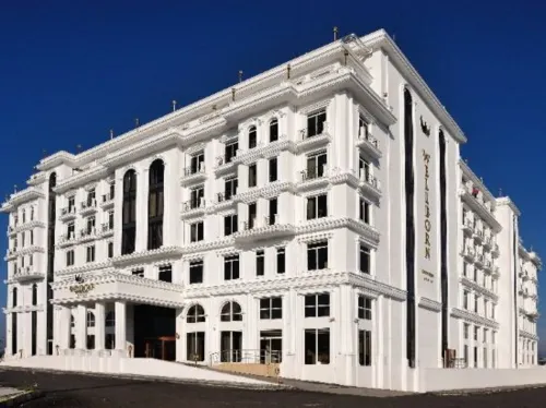 Wellborn Luxury Hotel Exterior Photos