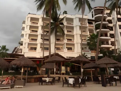 Emperador Vallarta Beachfront Hotel and Suites Public Areas Photos
