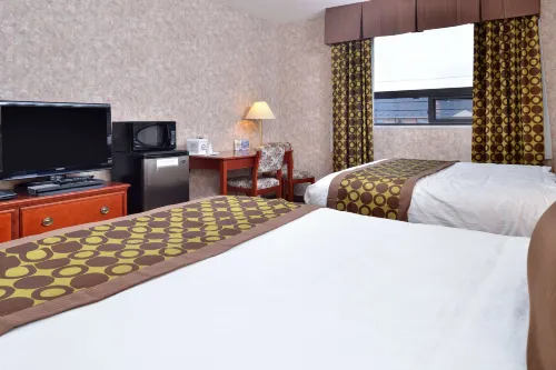 Lexington Inn & Suites-Windsor Rooms Photos