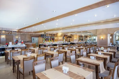 Porto Bello Hotel Resort & Spa Restauration Photos