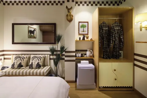 Kitsch Hotel Photos
