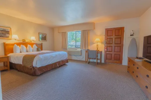 Mariposa Lodge Rooms Photos