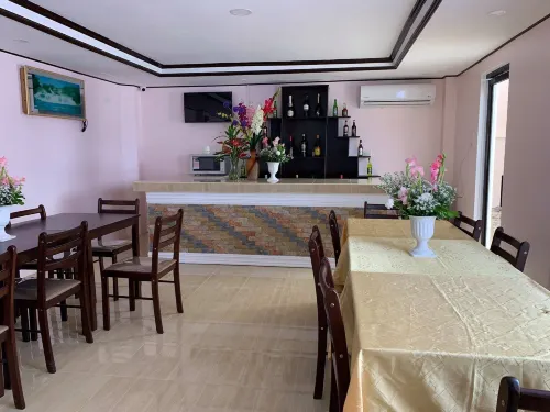 Adams View Hotel Питание Photos
