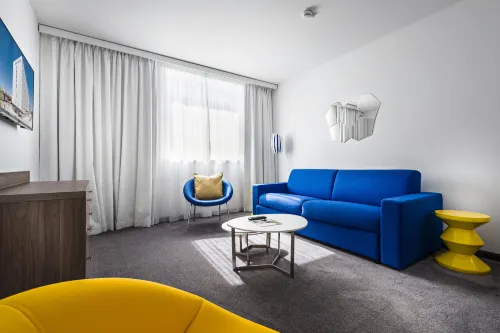 Golden Tulip Marseille Euromed Photos