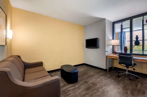 Cambria Hotel Ft Lauderdale, Airport South & Cruise Port Rooms Photos