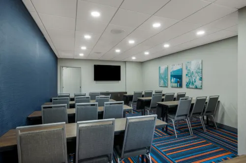 Hampton Inn Linden Business Facilities Photos