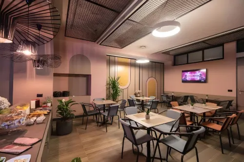 Allure Boutique Hotel Dining Photos