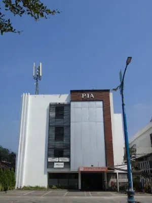 Pia Hotel Cirebon Udvendigt Photos