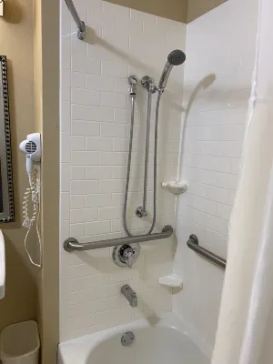 Royal Pacific Motor Inn Photos