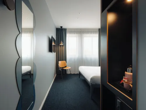 Conscious Hotel the Tire Station Camere Photos