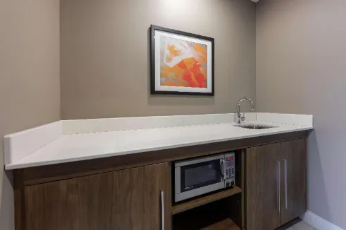 Hampton Inn & Suites by Hilton Charlottetown, PEI Rooms Photos