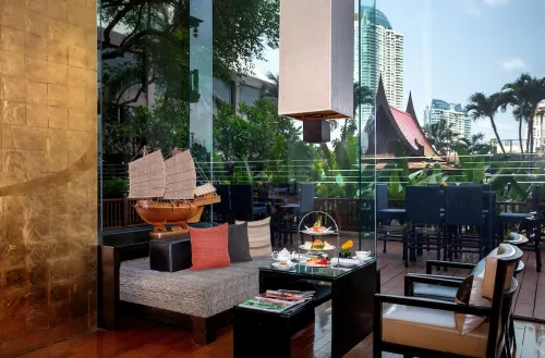 Ramada Plaza by Wyndham Bangkok Menam Riverside Dining Photos