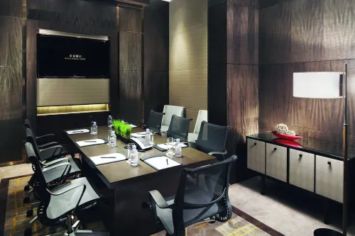 Royal Plaza Hotel Business Facilities Photos