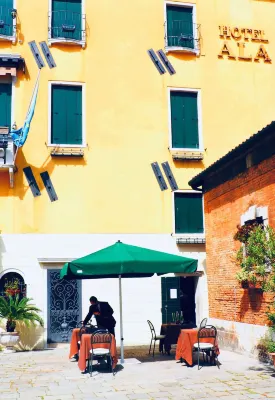 UNA HOTELS Ala Venezia-Adults 16 Extérieur Photos