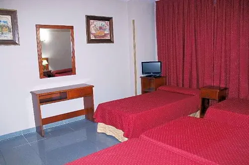 Hotel Valdemoro Rooms Photos