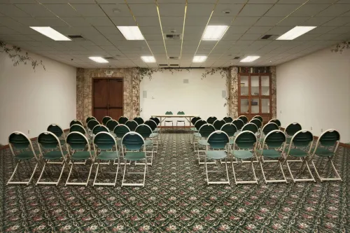 Travelodge by Wyndham Lemoore Near Naval Air Station Espaces Affaires Photos