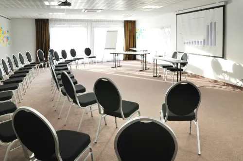 Golden Tulip Pornic Business Photos