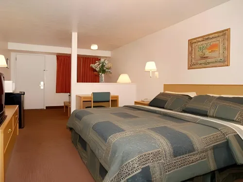 Econo Lodge Old Town Photos