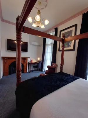 Art Hotel on York Rooms Photos