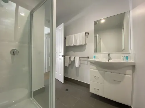 Nobby Beach Holiday Village Kamar Photos