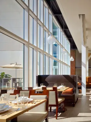 DoubleTree by Hilton Hotel and Suites Charleston Airport Питание Photos