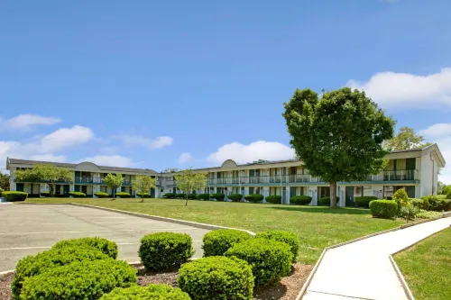 Days Inn by Wyndham Parsippany Featured Photos