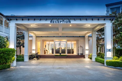 Hilton Lake Taupo Exterior Photos